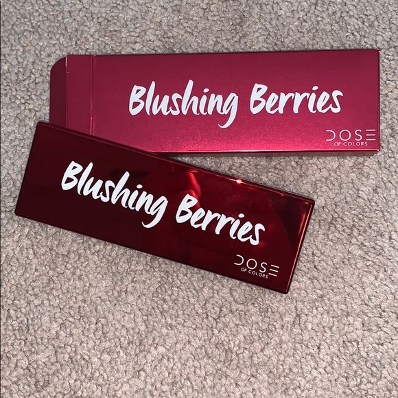 DOSE of Colors - Blushing Berries palette - Picture 2 of 4